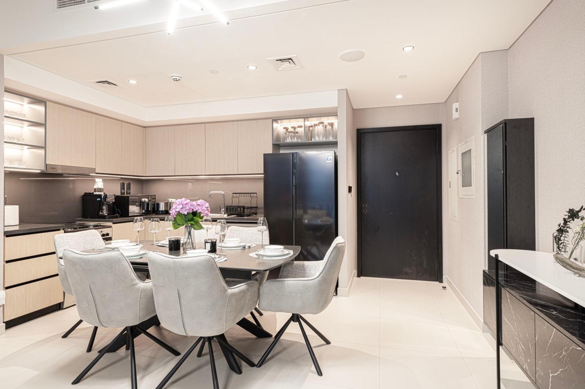 Luxury 4br Burj Khalifa View Mall Apartment Dubai